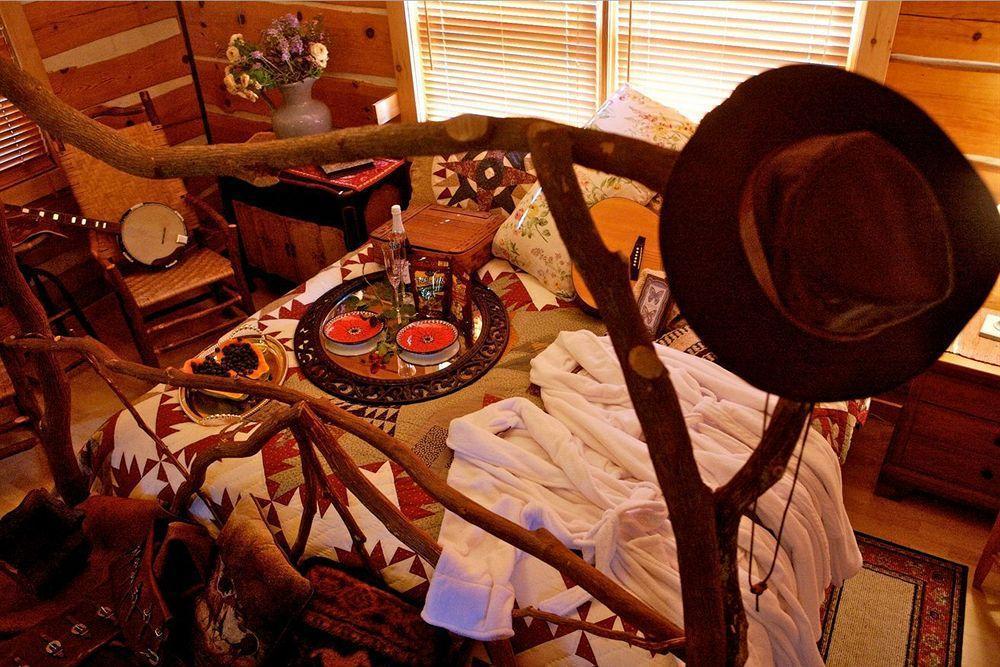Creekwalk Inn And Cabins Cosby エクステリア 写真