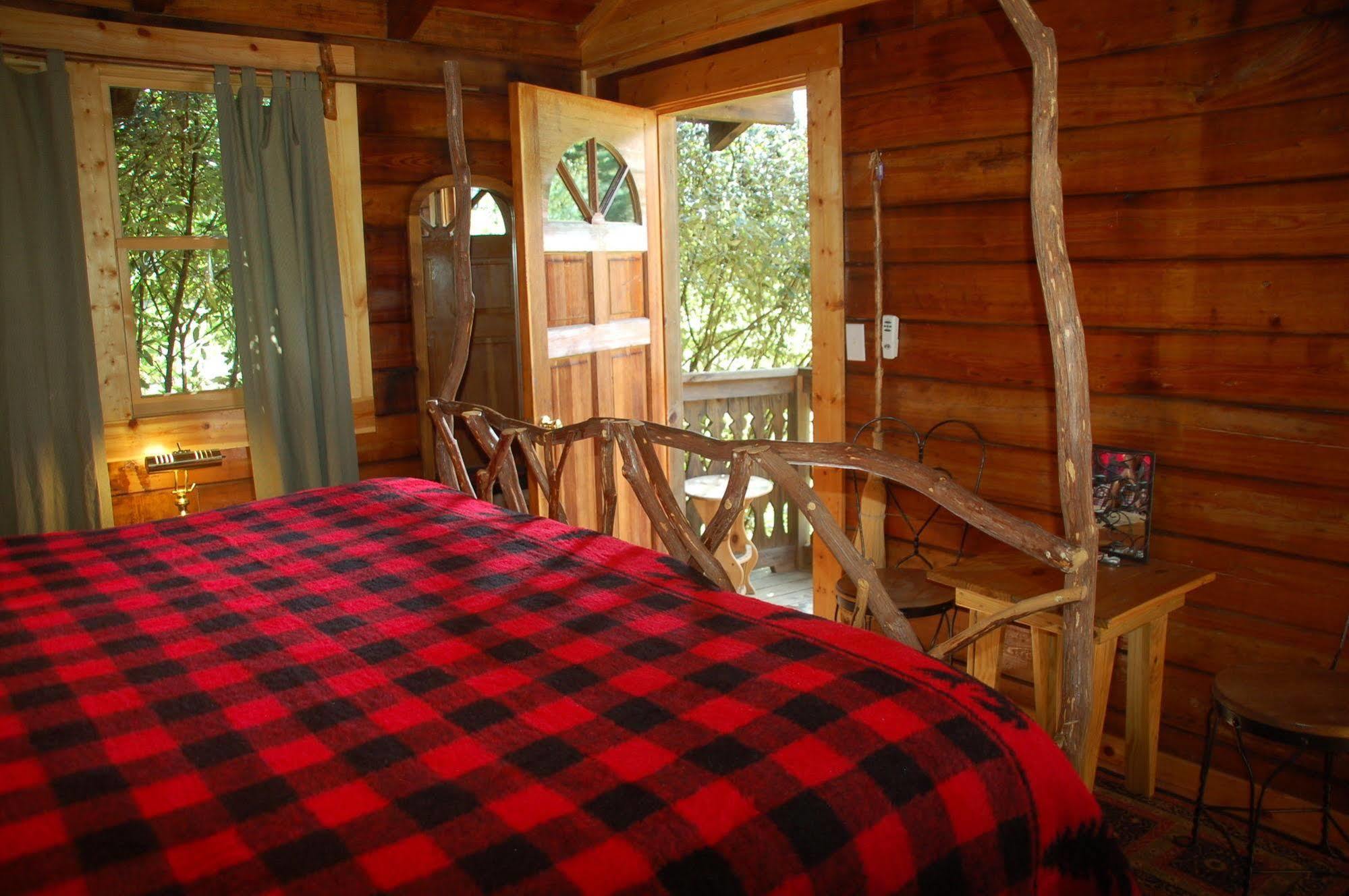Creekwalk Inn And Cabins Cosby エクステリア 写真